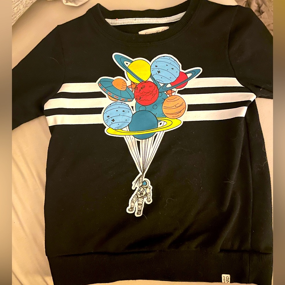 Boys black long sleeve shirt/sweatshirt size 4T
